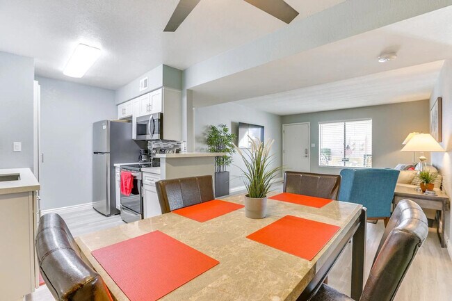 Building Photo - 5995 N 78th St