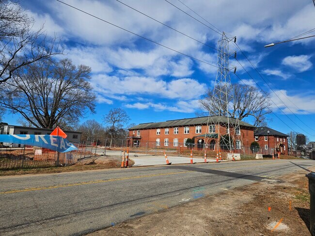 Building Photo - 1307 Lake Wheeler Rd