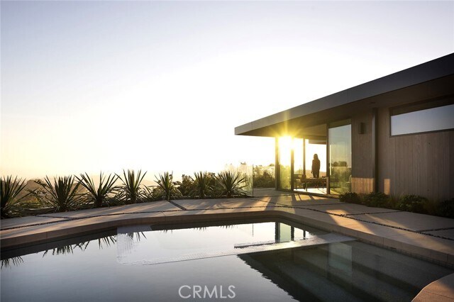 Building Photo - 9015 Alto Cedro Dr