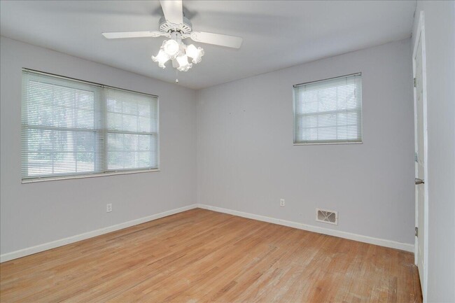 Building Photo - 2301 Mura Dr
