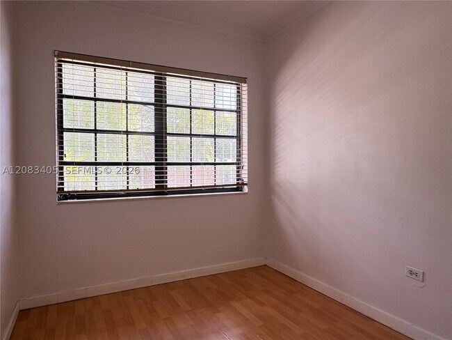 Building Photo - 700 SW 51st Ave