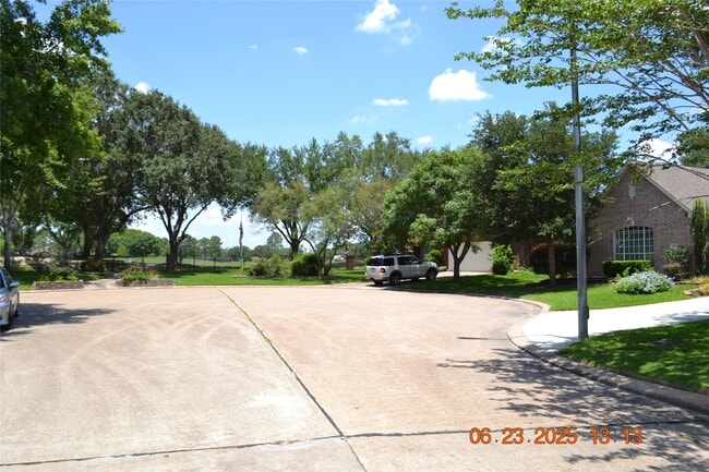 Building Photo - 4007 Sand Terrace Dr