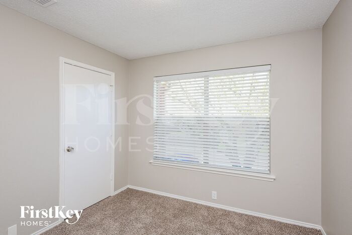 Building Photo - 1402 Caleo Dr
