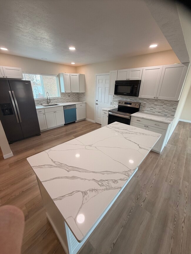 Building Photo - 2801 Texas St NE