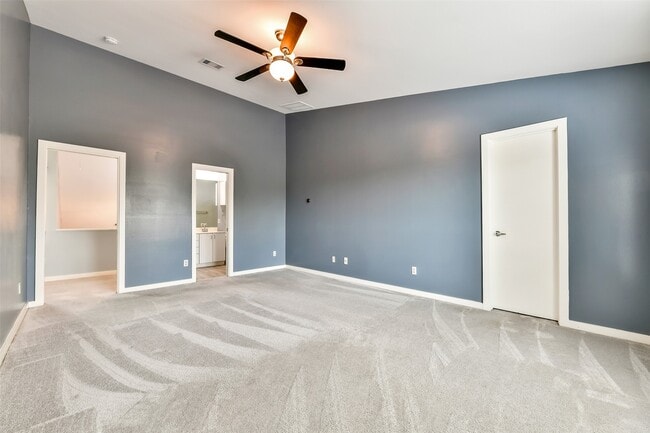 Building Photo - 2716 Chenevert St