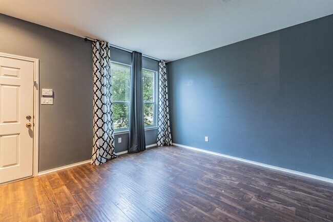 Building Photo - 407 Greener Dr