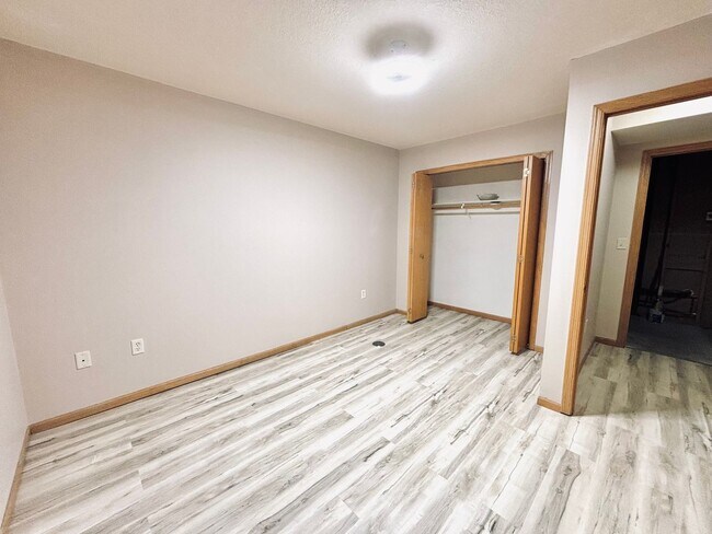 Building Photo - 1040/1044 4th St SE, Forest Lake, MN 55129 (duplex)