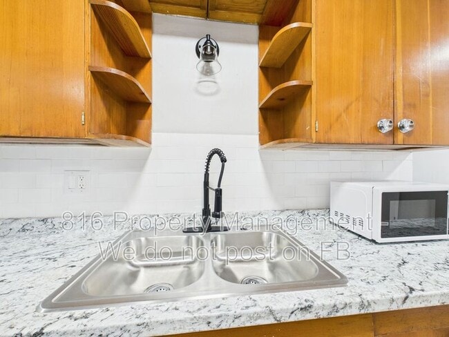 Building Photo - 7560 Prospect Ave