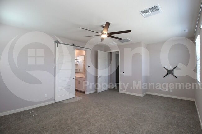 Building Photo - 678 N Bay Dr