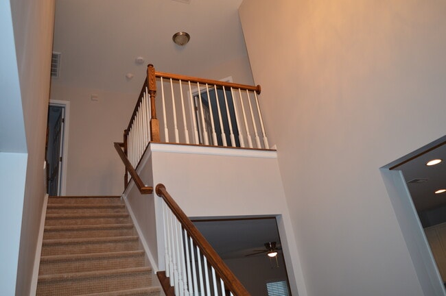 Building Photo - 15609 Troubadour Ln