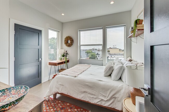 Building Photo - 653 Irving St NW