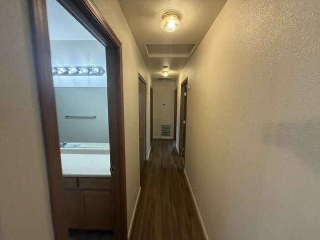 Building Photo - 1616 SW K St