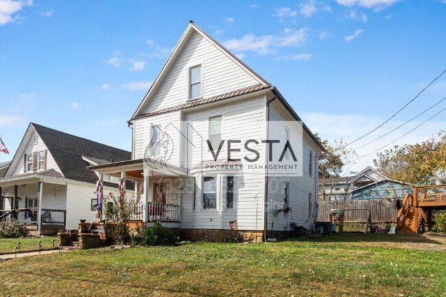 Building Photo - 241 N Main St