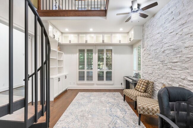 Building Photo - 18 Player Vista Pl