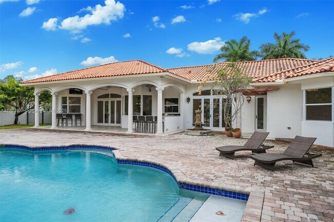 Building Photo - 9400 SW 93rd Ct
