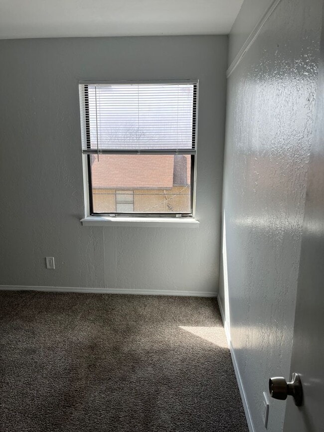 Building Photo - 2902 NW 45th Pl