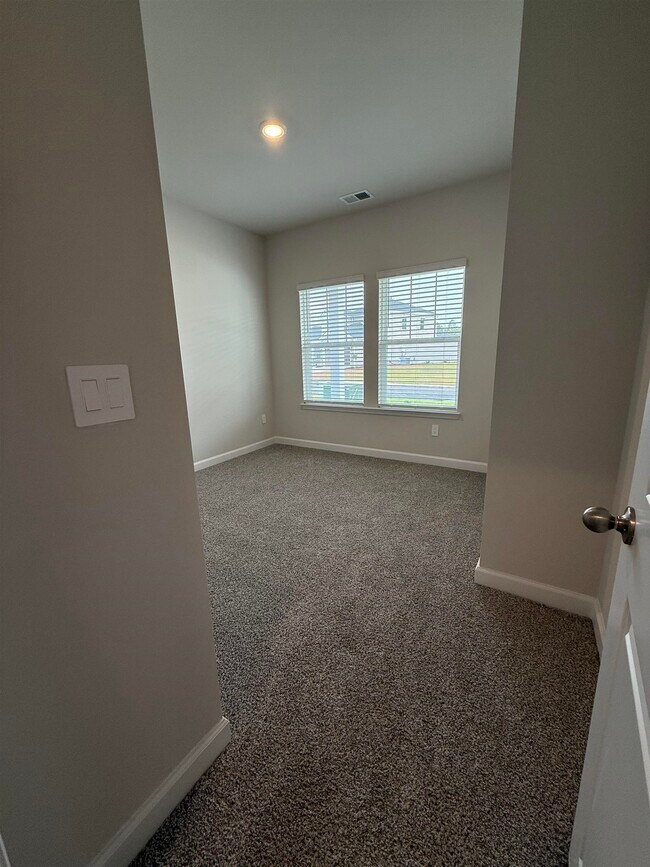 Building Photo - 4819 Hopespring St