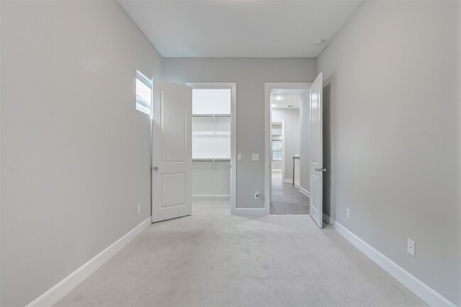 Building Photo - 5105 Pine Reach Dr