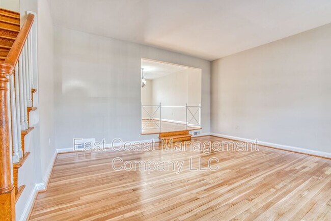 Building Photo - 6149 Dunroming Rd