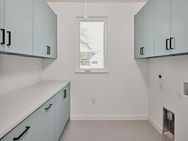 Building Photo - 3019 Garwood St