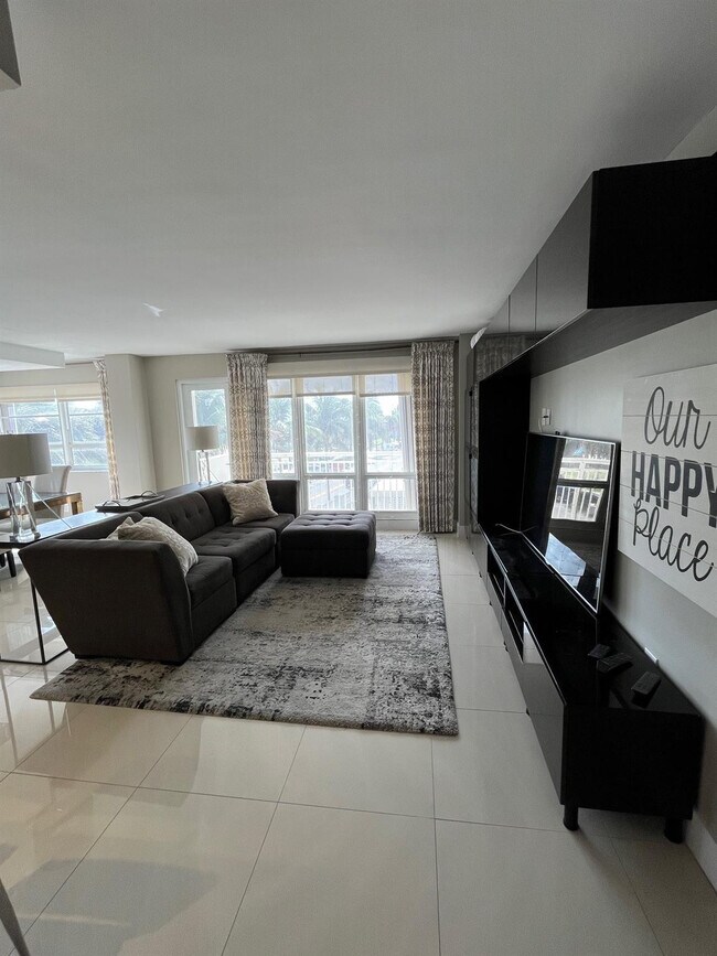 Building Photo - 133 N Pompano Beach Blvd