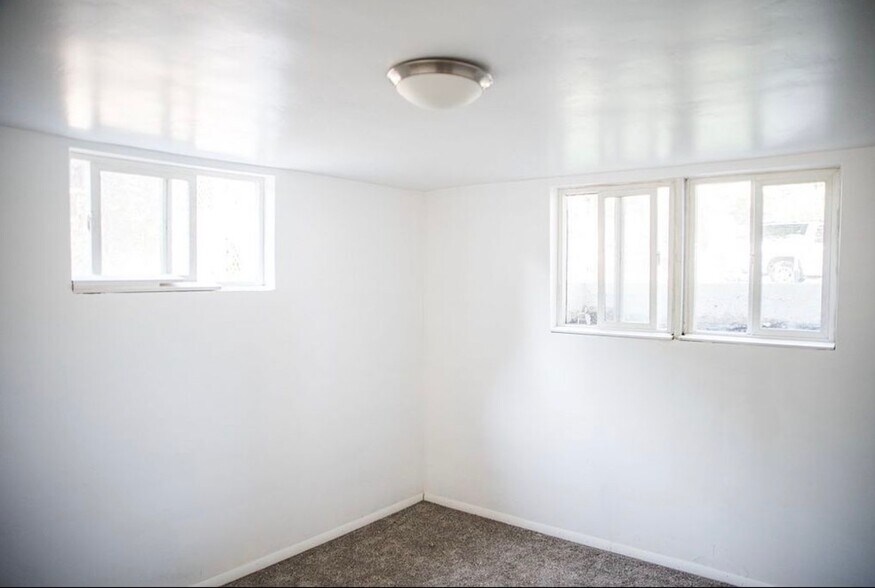 Building Photo - 144 S 500 W
