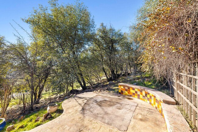 Building Photo - Amazing Apple Valley Home