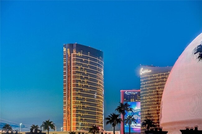 Building Photo - 260 E Flamingo Rd