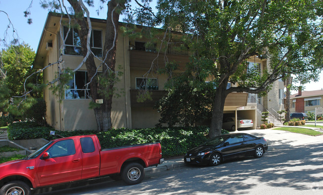 Primary Photo - 1607 Amberwood Dr