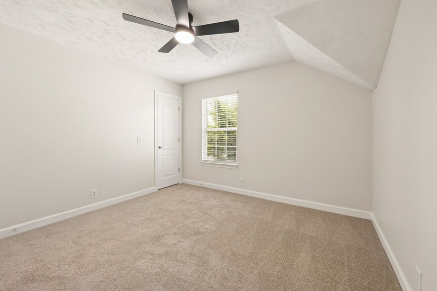 Building Photo - 2741 Rosedale Pl
