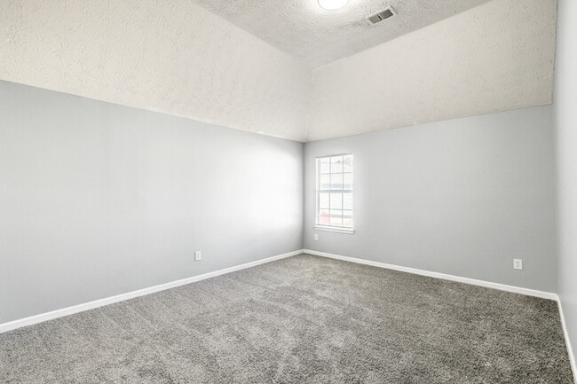 Building Photo - Gorgeous 3-Bedroom Home with Extra Flex Space!