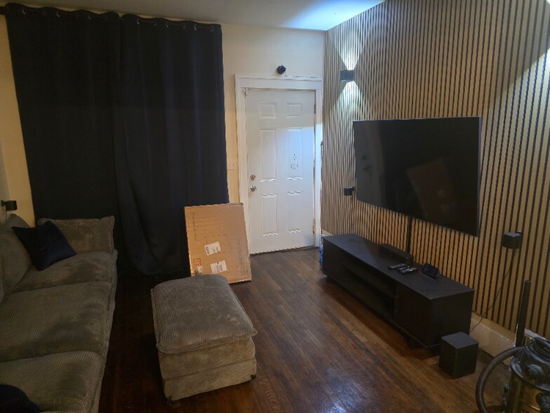 Building Photo - 3081 Philip St