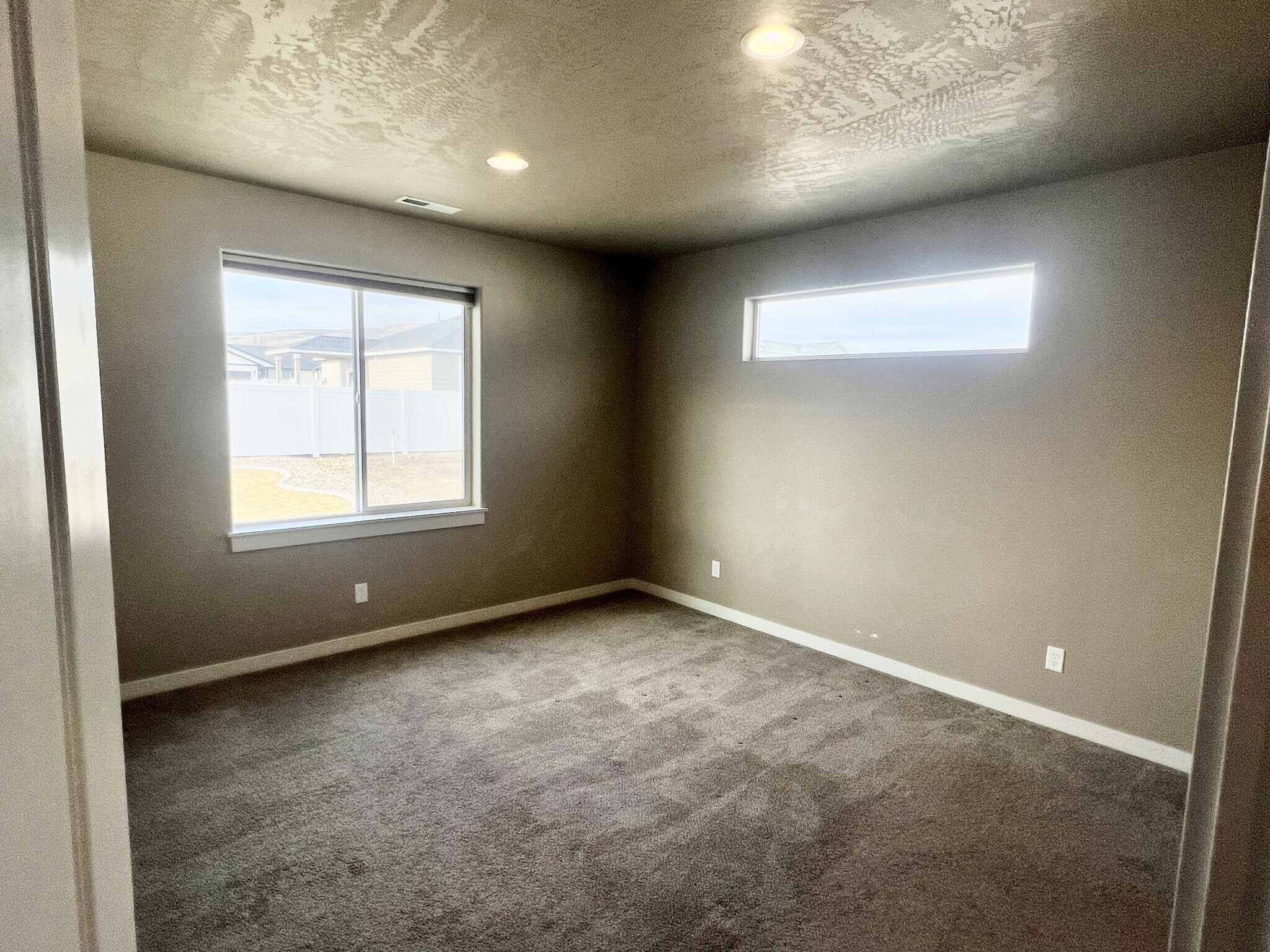 Building Photo - 2395 Chelan St