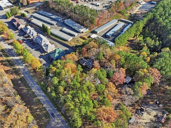 Building Photo - 3890 Steve Tate Hwy