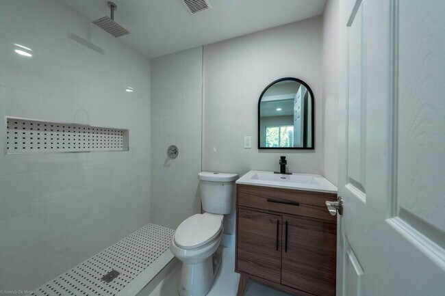 Building Photo - 1405 NW 7th Terrace