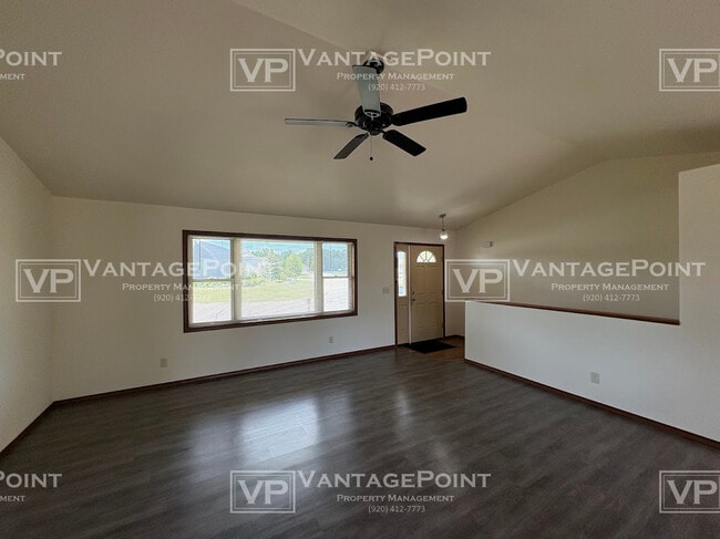 Building Photo - 2250 Daly Dr