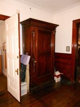 Building Photo - 1061 Beacon St