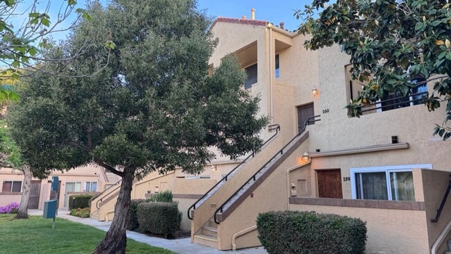 Building Photo - 1 Bedroom in Venetian Gated Community