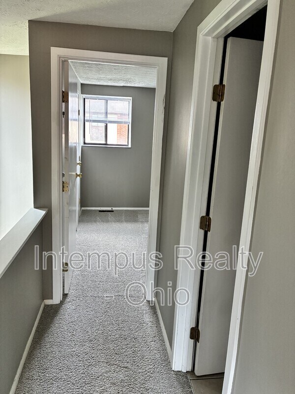 Building Photo - 21 King Arthur Ct