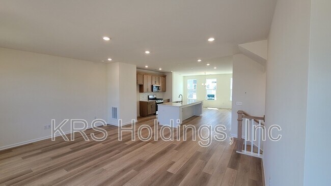 Building Photo - 838 Parc Townes Dr