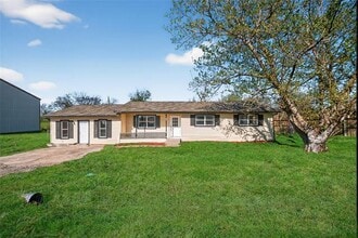 Building Photo - 2020 Midlake Rd