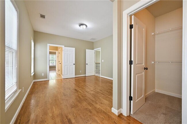 Building Photo - 4522 Gateway Ct