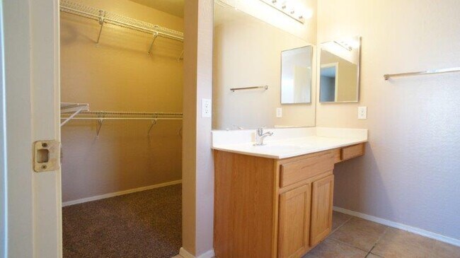 Building Photo - 6614 E Lush Vista View