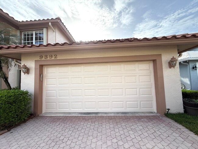 Building Photo - 9392 Cascade Ct