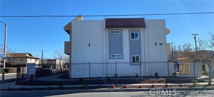 Building Photo - 454 E Ave Q3