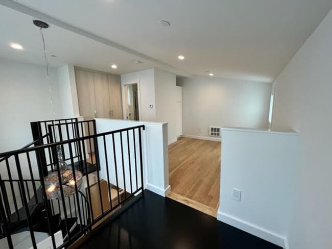 Building Photo - Recently Constructed, Fully Detached, Garden Unit, Utilities Included**Open House**