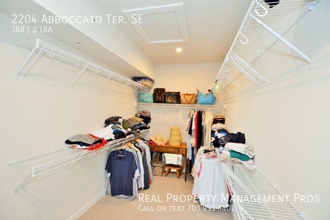 Building Photo - 2204 Abboccato Terrace SE