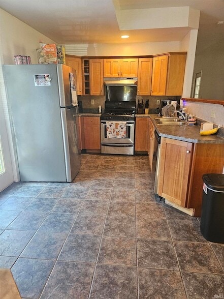 Building Photo - 405 E 15th St