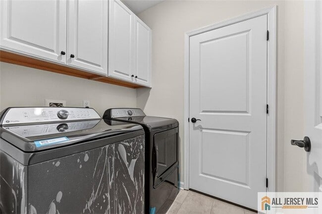 Building Photo - 505 Sadie Cir