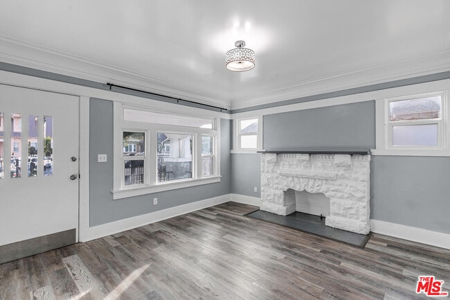 Building Photo - 641 W 43rd St